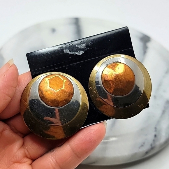 vntage 90s | western silver and brass circle post earrings - Picture 2 of 5